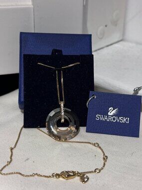✨💎 Swarovski Crystal Circle Pendant Necklace | Timeless Modern Elegance 💎✨